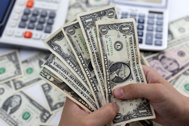 
The buying rate of the US Dollar has dropped below the Rs. 300 rate for the first time since July 2023, according to the Central Bank of Sri Lanka (CBSL).


