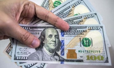 

The buying rate of the US Dollar remains below Rs. 300 today (Mar 26), according to the Central Bank of Sri Lanka. 

Accordingly, the buying rate of the US Dollar is Rs. 297.63, while the selling rate is Rs. 307.33.

Last week (Mar 19), the buying rate of the US Dollar dropped below Rs. 300 for the first time since July 2023, dropping to Rs. 299.29, and has remained so for nearly one week.


