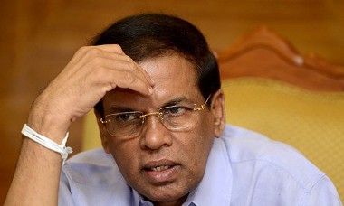 

Opposition MPs Mano Ganesan and Kavinda Jayawardene today called for the immediate arrest of former President Maithripala Sirisena and to interrogate him regarding the remark he made on Friday, stating that he is aware of the mastermind behind the Easter Sunday attacks.



