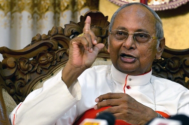 


The Catholic Church has received the remaining parts of the report submitted by the presidential commission which probed the Easter Sunday attacks, Archbishop of Colombo Cardinal Malcolm Ranjith said today.
Cardinal Ranjith said the church had received it three weeks ago. “A team of lawyers are studying the report and we will come up with a statement on it once the study is completed,” he told a briefing.


