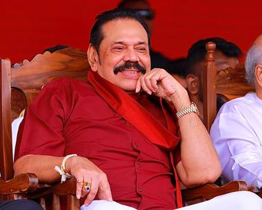 
Former President Mahinda Rajapaksa today criticized SJB leader Sajith Premadasa and NPP leader Anura Kumara Dissanayake, stating that when they were invited to lead the country following the aragalaya, they both refused, fearing their future in politics. 


